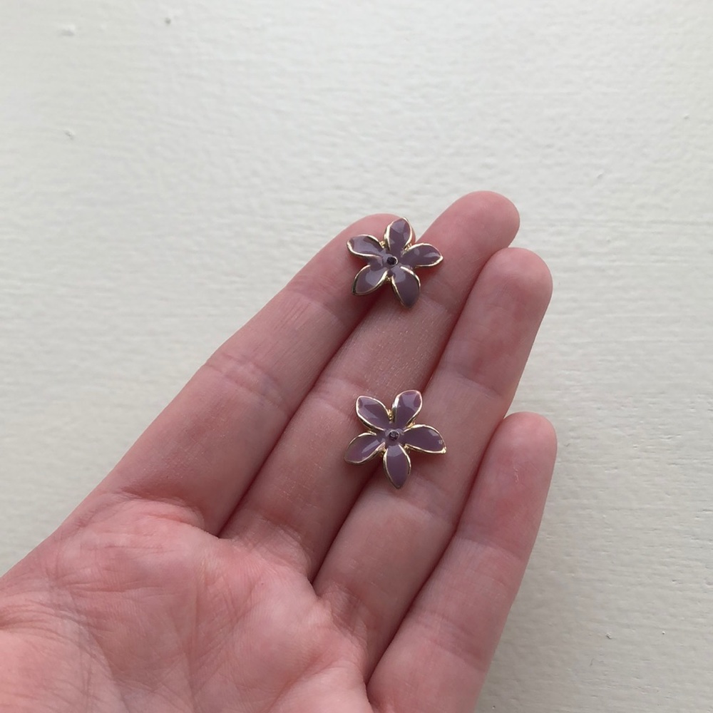 Purple flower stud earrings 🌸💟 - Picture 5 of 5